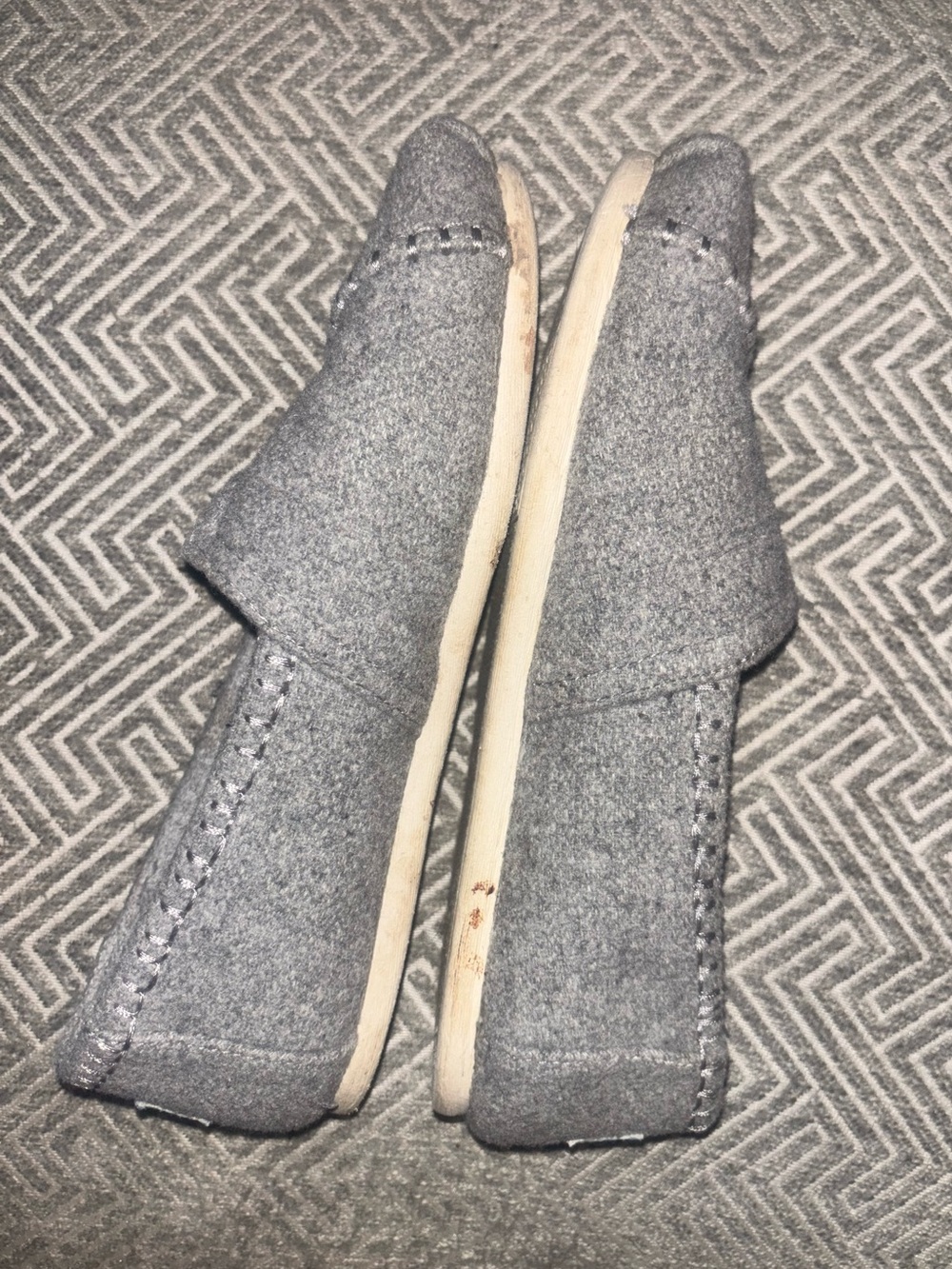 TOMS Gray Felt Faux Fur Lined Alpargata Slip On Shoes Women 7.5 Warm Flats Fall - Picture 5 of 12